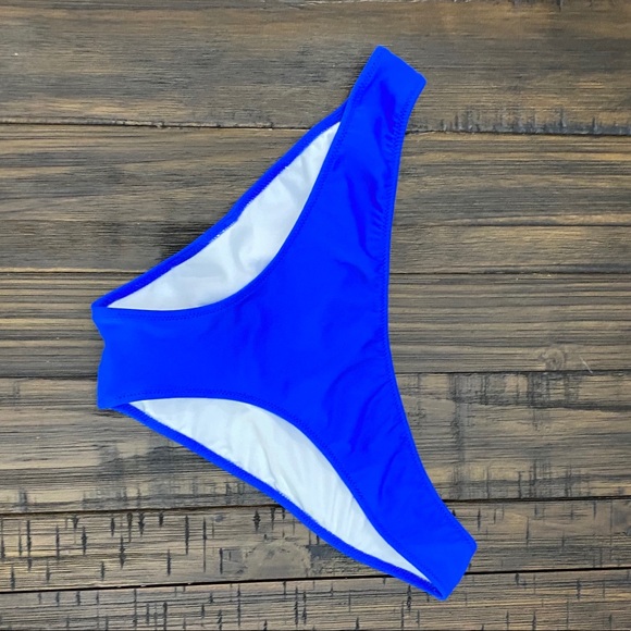 Bright blue scrunch butt swimsuit bottoms - Picture 2 of 5